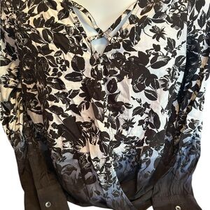 Rock & Republic Black and White Floral Blouse Long Sleeve Tunic Blouse
